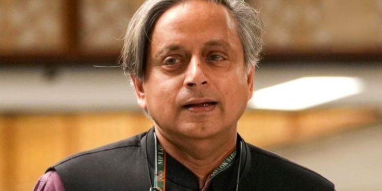 দুর্নীতি রুখতে মোদী সরকারের আনা বিলকে সমর্থন করলেন কংগ্রেস সাংসদ শশী থারুর