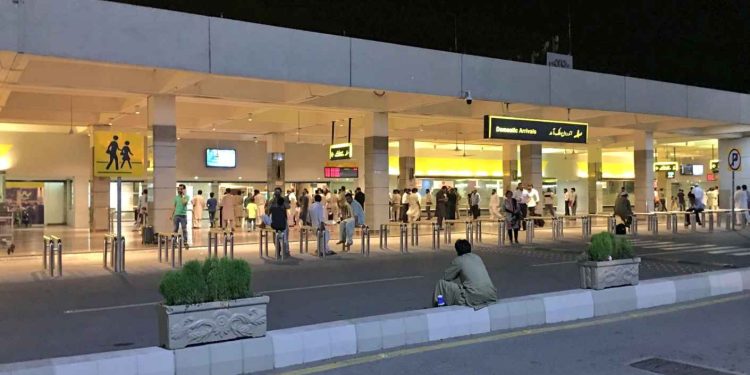 ভারতীয় বিমানের জন্য আকাশসীমা নিষিদ্ধ করায় ৪.১ বিলিয়ন টাকা ক্ষতির মুখে পড়তে হয়েছে পাকিস্তান বিমানবন্দর কর্তৃপক্ষকে