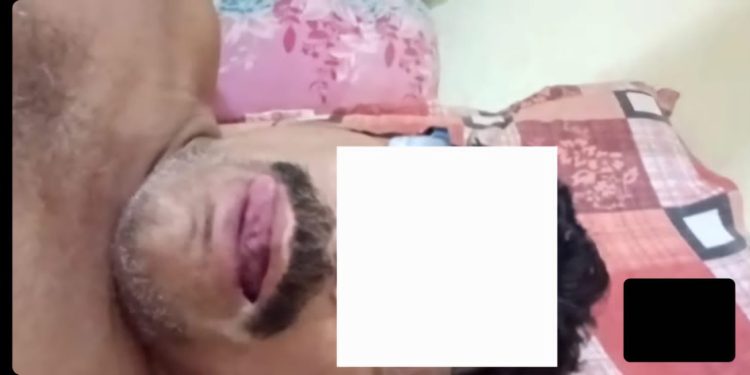 আউশগ্রামে তৃণমূলের এই প্রৌঢ় নেতার মহিলার সঙ্গে নোংরা আচরণের কথা শুনলে লজ্জায় মাথা হেঁট হয়ে যাবে, অশ্লীল ভিডিও ভাইরাল হতেই তোলপাড় গোটা জেলা