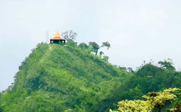 হিন্দুদের পবিত্র তীর্থস্থান চন্দ্রনাথ ধামে কুনজর পড়েছে মৌলবাদীদের, জোর করে মসজিদ নির্মাণের চেষ্টায় হিন্দু সম্প্রদায়ের উদ্বেগ