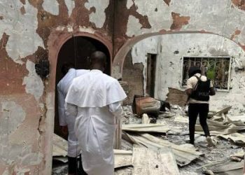 নাইজিরিয়ার কাটসিনা রাজ্যে কয়েকদিনের ব্যবধানে একটি ক্যাথলিক গির্জা এবং একটি মসজিদে হামলা, বহু হতাহত, দেদার লুটপাট ও প্রচুর মেয়েকে অপহরণ