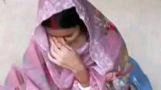 ধর্ম পরিবর্তন করে হিন্দু প্রেমিককে বিয়ে করে মৌলবাদীদের রোষের মুখে পড়েছেন বাংলাদেশের নওগাঁর মুসলিম তরুনী