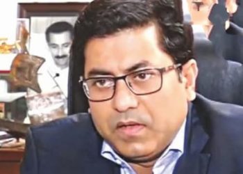 শুধু সাংসদ বাহারউদ্দিন নয়, ঢাকায় শতাধিক হিন্দুকে উচ্ছেদ ও প্রতিমা ভাঙচুরের ঘটনায় অভিযুক্ত প্রাক্তন মেয়র ফজলে নূরও ভারতে লুকিয়ে আছে বলে দাবি করা হচ্ছে 