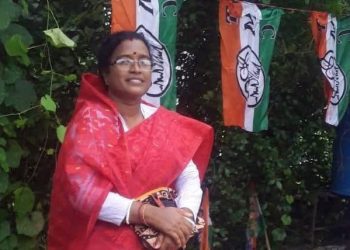 ভূয়ো ওবিসি শংসাপত্রে পঞ্চায়েত প্রধান বনে গেছেন পূর্ব মেদিনীপুরের খুকুরানি মণ্ডল ঘোড়ুই, শুভেন্দু অধিকারী বলেছেন : “বঙ্গের তরুণ প্রজন্মের ভবিষ্যৎ আজ মমতা ব্যানার্জির তোষন নীতি আর ভোটব্যাঙ্কের রাজনীতির বলি”