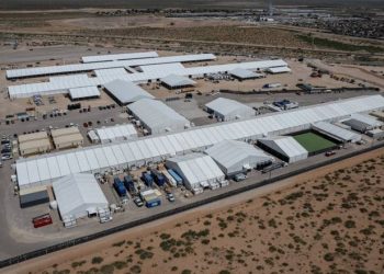 প্রতি রাজ্যে তৈরি হবে ডিটেনশন সেন্টার, ভারতে অবৈধভাবে বসবাসকারী বিদেশীদের বিরুদ্ধে আরও কঠোর মোদী সরকার ; ধর্মীয় নিপিড়নের কারনে পালিয়ে আসাদের ছাড় দেওয়া হয়েছে 