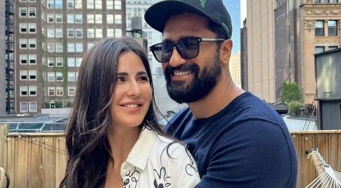 বলিউড অভিনেতা দম্পতি ভিকি কৌশল ও ক্যাটরিনা কাইফের সংসারে আসছে নতুন সদস্য 