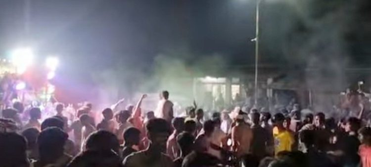 মালদার বৈষ্ণবনগর মাদ্রাসা পরিচালন সমিতির ভোটে তৃণমূলকে পরাজিত করে জয়ী তৃণমূলেরই বিক্ষুব্ধ গোষ্ঠীর নির্দল প্রার্থীরা 