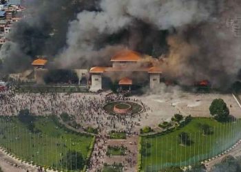 নেপালের মতই ভারতে অভ্যুত্থান ঘটানোর স্বপ্ন দেখছে দেশ বিরোধী শক্তিগুলি !  কিন্তু ভারতে কেন সম্ভব নয় জানুন 