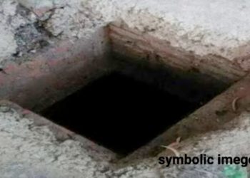 মাদ্রাসায় ১৩ বছরের কিশোরকে   যৌন নির্যাতনের পর পিটিয়ে শৌচাগারের ট্যাঙ্কে ফেলে দিল সহপাঠীরা 