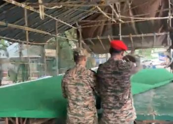 কথার খেলাপ করে ধর্মতলায় তৃণমূলের মঞ্চ বহাল রাখায় খুলে ফেলছিল সেনা, অগ্নিশর্মা মমতা ব্যানার্জি 