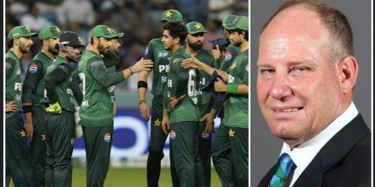 হুমকি দিয়ে আত্মসমর্পণ করা পাকিস্তানের পুরনো অভ্যাস ; এশিয়া কাপে ইউএই-এর বিরুদ্ধে ম্যাচের অন্তিম মুহুর্তে চুড়ান্ত নাটক করে মাঠে নামলো দলটি 