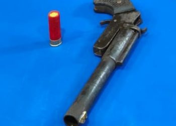 কাটোয়া মহকুমা পুলিশের ম্যারাথন অভিযানে উদ্ধার একাধিক বেআইনি আগ্নেয়াস্ত্র ও গ্রেপ্তার দাগী দুষ্কৃতী