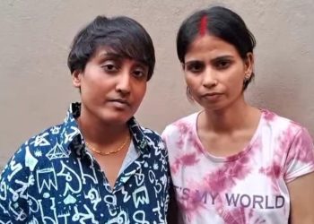 আজব বিয়ে ! শিব মন্দিরে বিয়ে করলেন ২ বিবাহবিচ্ছিন্না মহিলা ; একটি করে সন্তান রয়েছে দুই মহিলার 