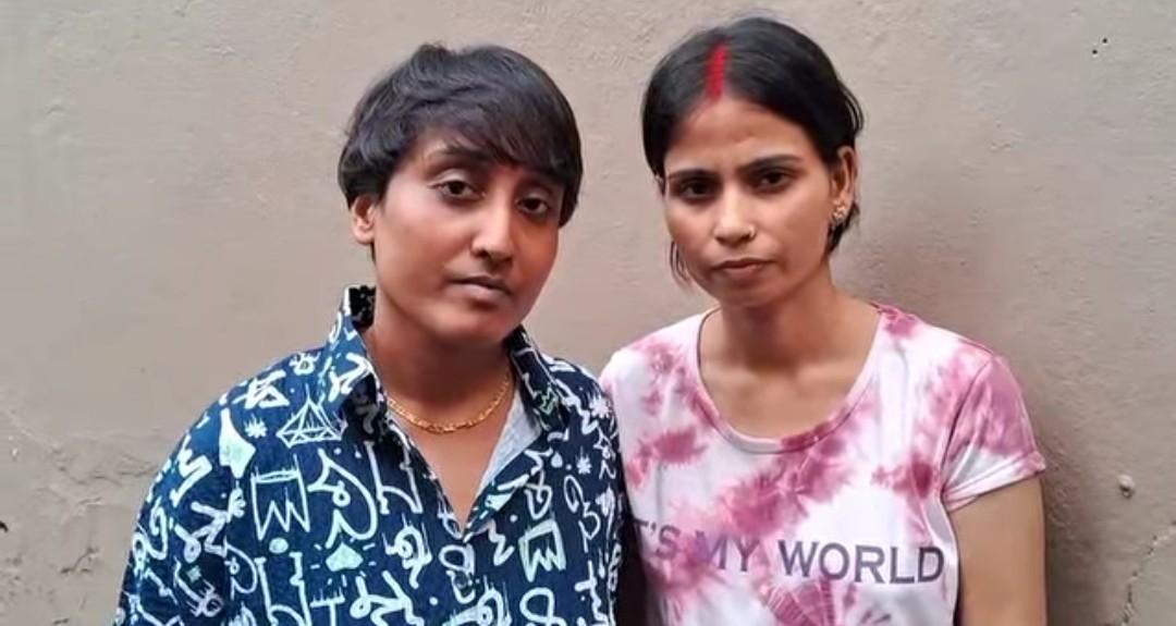 আজব বিয়ে ! শিব মন্দিরে বিয়ে করলেন ২ বিবাহবিচ্ছিন্না মহিলা ; একটি করে সন্তান রয়েছে দুই মহিলার 