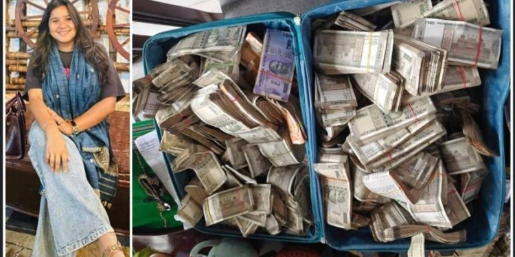 অর্থের বিনিময়ে হিন্দুদের জমি অবৈধভাবে মুসলিমদের কাছে হস্তান্তর, আসামের মহিলা অফিসারের বাড়ি থেকে উদ্ধার ১ কোটি টাকা নগদ এবং ১ কোটি টাকার অধিক মূল্যের গয়না 