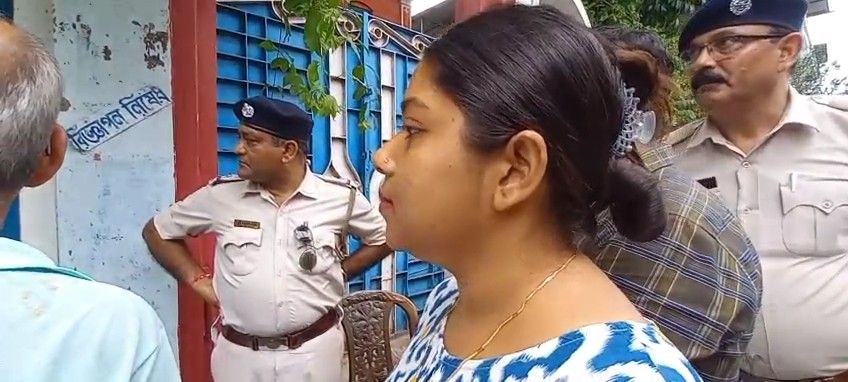 কালনার স্কুলে “নোয়া” কান্ডে ‘ধর্মকে জড়িয়ে উসকানিমূলক প্রচার করলেই আইনি ব্যবস্থা নেওয়া হবে’ বলে সতর্ক করল রাজ্য পুলিশ 