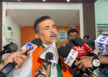 বালি পাচার মামলায় কলকাতাসহ একাধিক জায়গায় ইডির হানা ; শুভেন্দু অধিকারী বললেন : “ভাইপো- এসপি- আইসি- তৃণমূল নেতাদের বিশাল সিন্ডিকেট চলছে,৮০ শতাংশ রাজস্ব পুলিশের মাধ্যমে পৌঁছে যাচ্ছে ভাইপোর কাছে” 