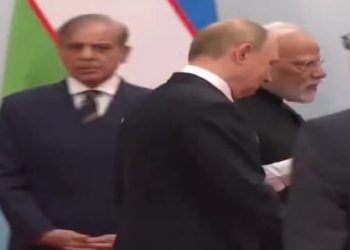 এসসিও শীর্ষ সম্মেলনের মজাদার ভিডিও, মোদী-পুতিনের নিরাপত্তা রক্ষীর ভূমিকায় পাকিস্তানের প্রধানমন্ত্রী শাহবাজ শরীফ ! 