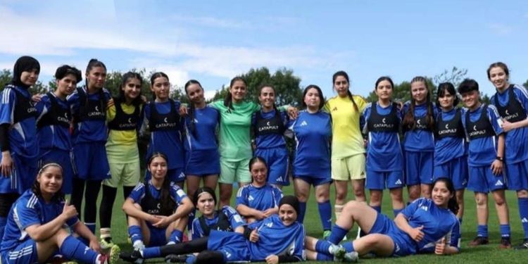 নির্বাসিত আফগান মহিলা ফুটবল দল প্রথমবারের মতো দুবাই আন্তর্জাতিক টুর্নামেন্টে অংশগ্রহণ করবে বলে জানিয়েছে ফিফা