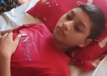 ‘সুন্নত নামাজ’ না পড়ায় মুখে ফেজ টুপি গুঁজে ছাত্রকে বেধড়ক পেটালো মাদ্রাসা শিক্ষক  