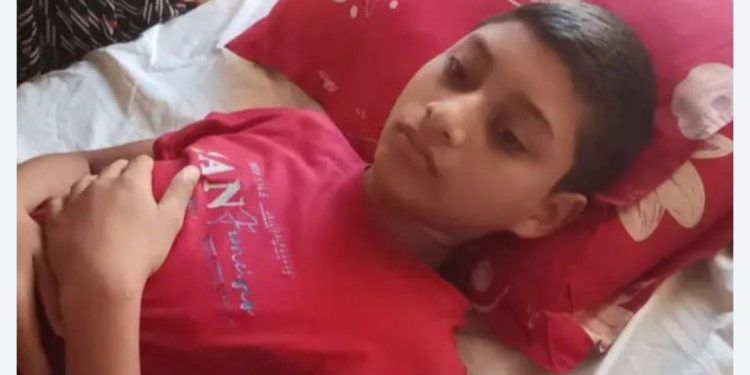 ‘সুন্নত নামাজ’ না পড়ায় মুখে ফেজ টুপি গুঁজে ছাত্রকে বেধড়ক পেটালো মাদ্রাসা শিক্ষক  