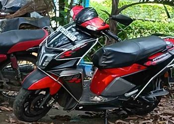 রাতে সড়কের পাশে যুবকের লাশ উদ্ধার করল ভাতার থানার পুলিশ, অক্ষত যুবকের স্কুটি, মৃত্যুর কারন নিয়ে ধন্দ্বে পরিবার, পুলিশের অনুমান দুর্ঘটনা