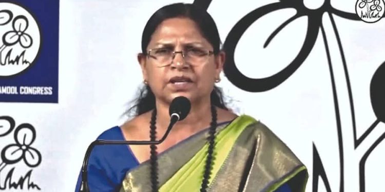 এসআইআর হলে নেপালের মত অবস্থা করার হুমকি দিলেন মতুয়া নেত্রী ও তৃণমূল সাংসদ মমতাবালা ঠাকুর ; অনুপ্রবেশকারীদের নাগরিকত্ব দেওয়ার দাবি জানালেন তিনি ! 