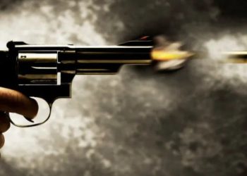 দুর্গাপূজার আবহে ফের শুট আউটের ঘটনা ঘটল কলকাতায়