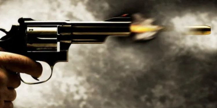 দুর্গাপূজার আবহে ফের শুট আউটের ঘটনা ঘটল কলকাতায়