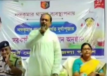 সরকারি অনুদান নেওয়া ক্লাবগুলিকে মমতা ব্যানার্জির ছবি টাঙানোর “ফতোয়া” জারি করলেন নন্দকুমারের তৃণমূল বিধায়ক সুকুমার দে, শুভেন্দু অধিকারী বললেন : “অনুদানের টাকা ওনাদের পৈতৃক সম্পত্তি নয়”