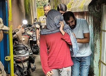 বিজেপি-আরএসএস নেতাদের পাশাপাশি হিন্দু ধর্মস্থলে হামলা চালাতে রাঁচির লজে বসে সন্ত্রাসী নিয়োগ ও বোমা তৈরি করছিল ইসলামি স্টেট সন্ত্রাসী আশহার দানিশ ; গ্রেপ্তার আরও ৭ সন্ত্রাসী