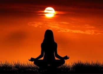 শ্রী সূর্য নমস্কার মন্ত্র পাঠের সময় এই ১২টি আসন আপনাকে নতুন শক্তি দেবে