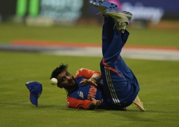 এশিয়া কাপ ২০২৫ : পাকিস্তানের বিরুদ্ধে সুপার ফোর ম্যাচে  অনিশ্চিত অক্ষর প্যাটেল  