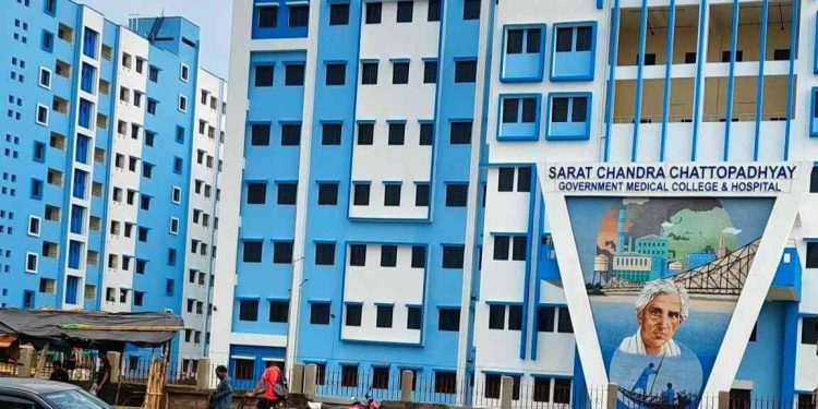 উলুবেড়িয়া হাসপাতালের তরুনী  চিকিৎসকের শ্লীলতাহানি-মারধর  ও ধর্ষণ ও যৌনাঙ্গে রড ঢোকানোর হুমকি, গ্রেপ্তার অস্থায়ী পুলিশ কর্মী ও তৃণমূলের ক্যাডার শেখ বাবুলাল ; “পশ্চিমবঙ্গ সরকার ব্যর্থ, পুলিশ ব্যর্থ” : তীব্র নিন্দা জানিয়ে বললো ডক্টরস ফোরাম 