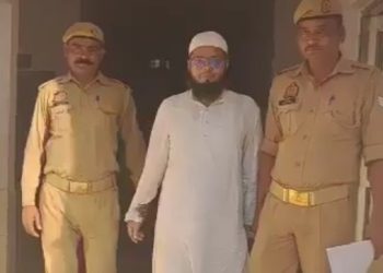 ছাত্রীর কাছে কুমারীত্বের সনদ চাইল উত্তরপ্রদেশের মাদ্রাসা কর্তৃপক্ষ 