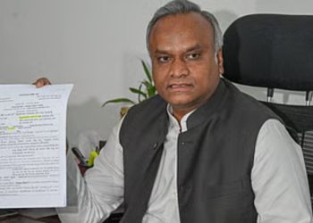 কংগ্রেস সভাপতি মল্লিকার্জুন খাড়গের ছেলে প্রিয়ঙ্ক খাড়গের পরামর্শে কর্ণাটকে আরএসএস নিষিদ্ধ করবে কংগ্রেস