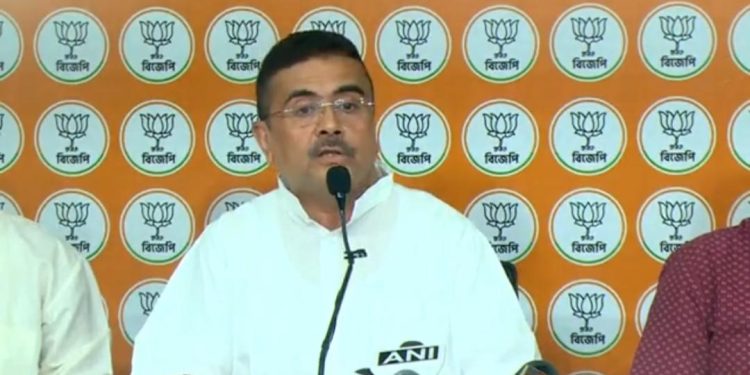 “বিশেষ সম্প্রদায়ের ৪ জনকে বাঁচাতে বায়োলজিক্যাল পার্টস বয়ফ্রেন্ডের বলে চালানো শুরু করেছে পুলিশ” : দুর্গাপুর গণধর্ষণ কাণ্ডে চাঞ্চল্যকর অভিযোগ করলেন শুভেন্দু অধিকারী ; তিনি জানান যে ইতিমধ্যে “হুইস্পারিং ক্যাম্পেন” শুরু হয়ে গেছে 