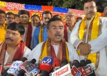 এসপি কোটেশ্বর রাওয়ের দাবি ধৃত নারায়ণ হালদার নিজের অপরাধ কবুল করেছে, শুভেন্দু অধিকারী বলছেন, “মায়ের মূর্তি কোনো হিন্দু ভাঙতে পারে না ; এটা এসপি ও তৃণমূলের মিলিত পরিকল্পনা” 