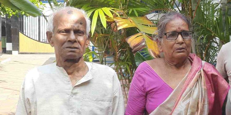 সরকারি অনুদান পাইয়ে দেওয়ার টোপ দিয়ে বৃদ্ধ দম্পত্তির প্রায় ৭ লক্ষ টাকার গহনা হাতিয়ে পালালো কেপমার