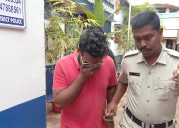 বর্ধমানের দলীয় নেত্রীর অশালীন ভিডিও সামাজিক মাধ্যমে ছড়ানোর অভিযোগে গ্রেপ্তার অশোকনগরের গেরুয়া শিবিরের এক সদস্য 