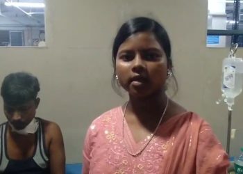 কালনায় মেয়ের সামনেই বাবার গলায় ছুরি চালিয়ে দিল মদ্যপ যুবক, গ্রেপ্তার ২   