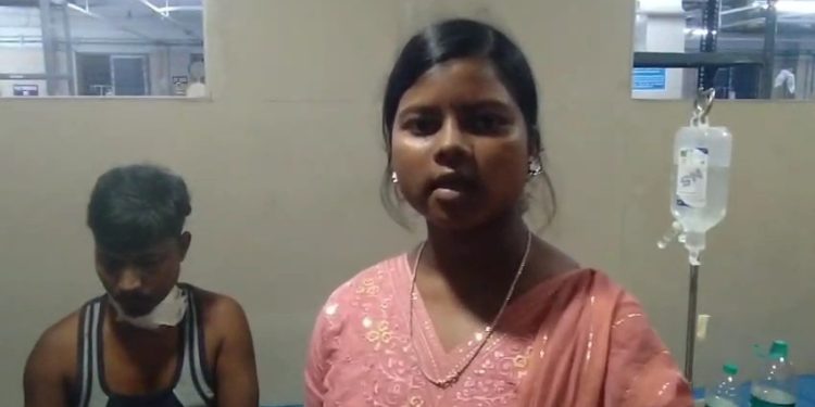 কালনায় মেয়ের সামনেই বাবার গলায় ছুরি চালিয়ে দিল মদ্যপ যুবক, গ্রেপ্তার ২   