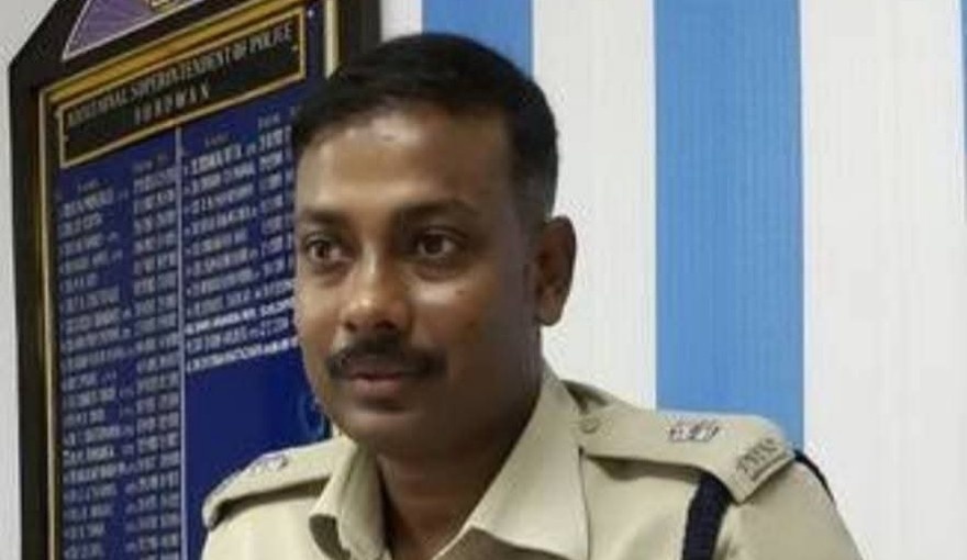 বাজি ফাটানোর অপরাধে মারধর কান্ডে অবশেষে অপসারিত কোচবিহারের পুলিশ সুপার দ্যুতিমান ভট্টাচার্য 