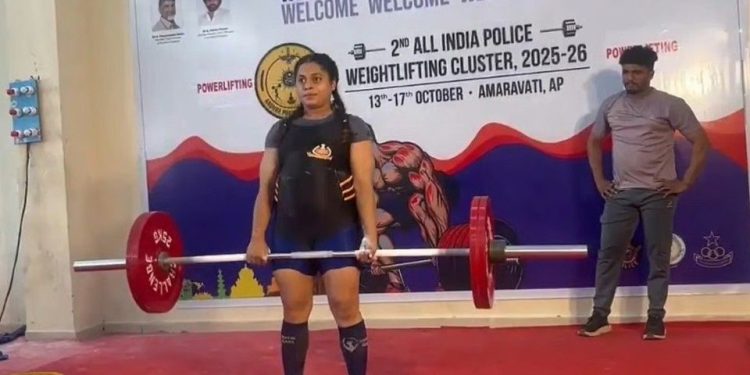 ভারোত্তোলন চ্যাম্পিয়নশিপে পদক জিতে তাক লাগালেন ৭ মাসের অন্তঃসত্ত্বা দিল্লি পুলিশের কনস্টেবল সোনিকা যাদব