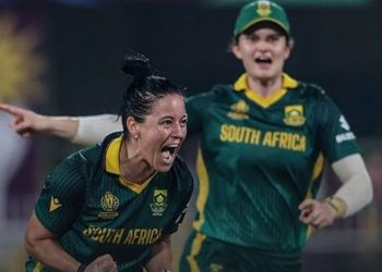 দক্ষিণ আফ্রিকার কাছে ১২৫ রানের লজ্জাজনক পরাজয়ের মুখোমুখি হল ইংল্যান্ড 