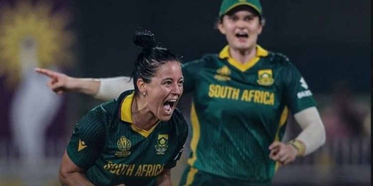 দক্ষিণ আফ্রিকার কাছে ১২৫ রানের লজ্জাজনক পরাজয়ের মুখোমুখি হল ইংল্যান্ড 