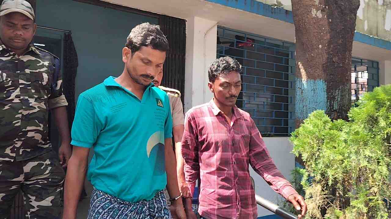 আবারও জামালপুরে আক্রান্ত পুলিশ,ভাঙচুর পুলিশের গাড়ি,গ্রেপ্তার দুই 