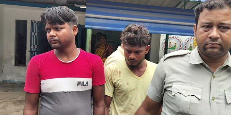 জামালপুরে ফের আক্রান্ত পুলিশ, পুলিশকর্মীর মাথায় ইঁট মেরে গুরুতর জখম করে গ্রেপ্তার ২ 