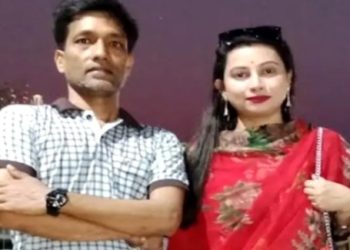 হিন্দু হওয়ার অপরাধে স্ত্রীকে চাকরিচ্যুত করেছে ইসলামী ব্যাঙ্ক, উদ্বেগে হৃদরোগে মৃত্যু স্বামীর