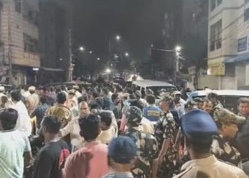 কটকের পর হায়দ্রাবাদে দুর্গা প্রতিমা বিসর্জনের শোভাযাত্রায় ডিম ছুড়ে  সাম্প্রদায়িক দাঙ্গা উসকে দিল  মুসলিম জনতা 